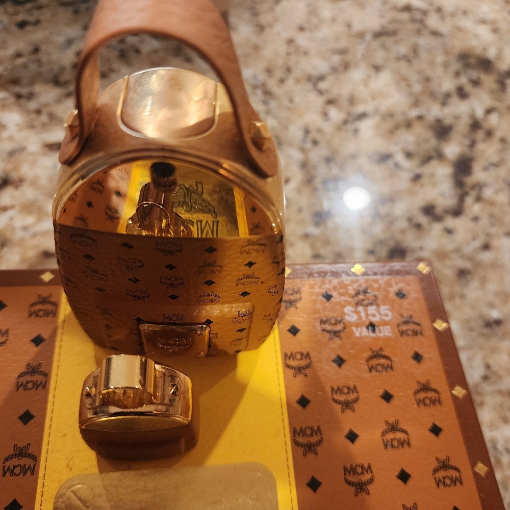 MCM EAU DE PARFUM SPRAY